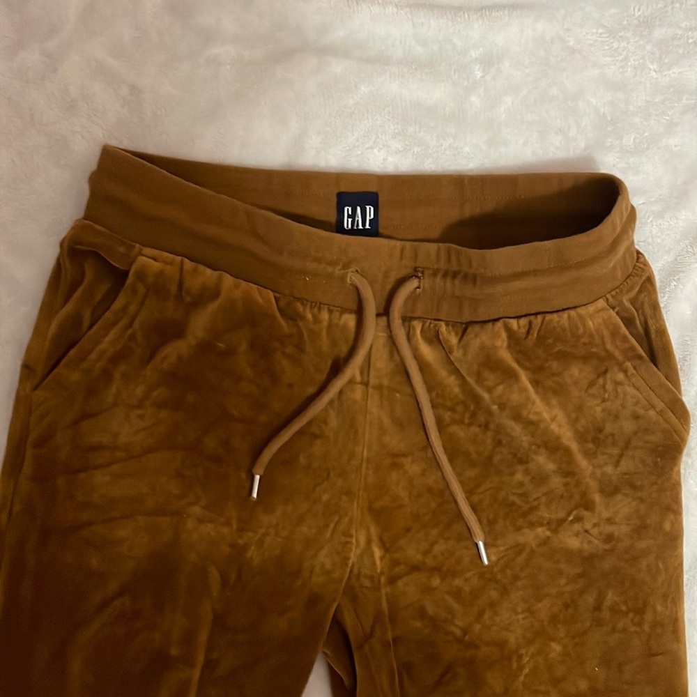 Gap flair crushed velvet sweats